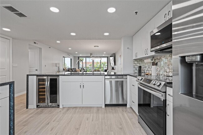 Building Photo - 19111 Vista Bay Dr