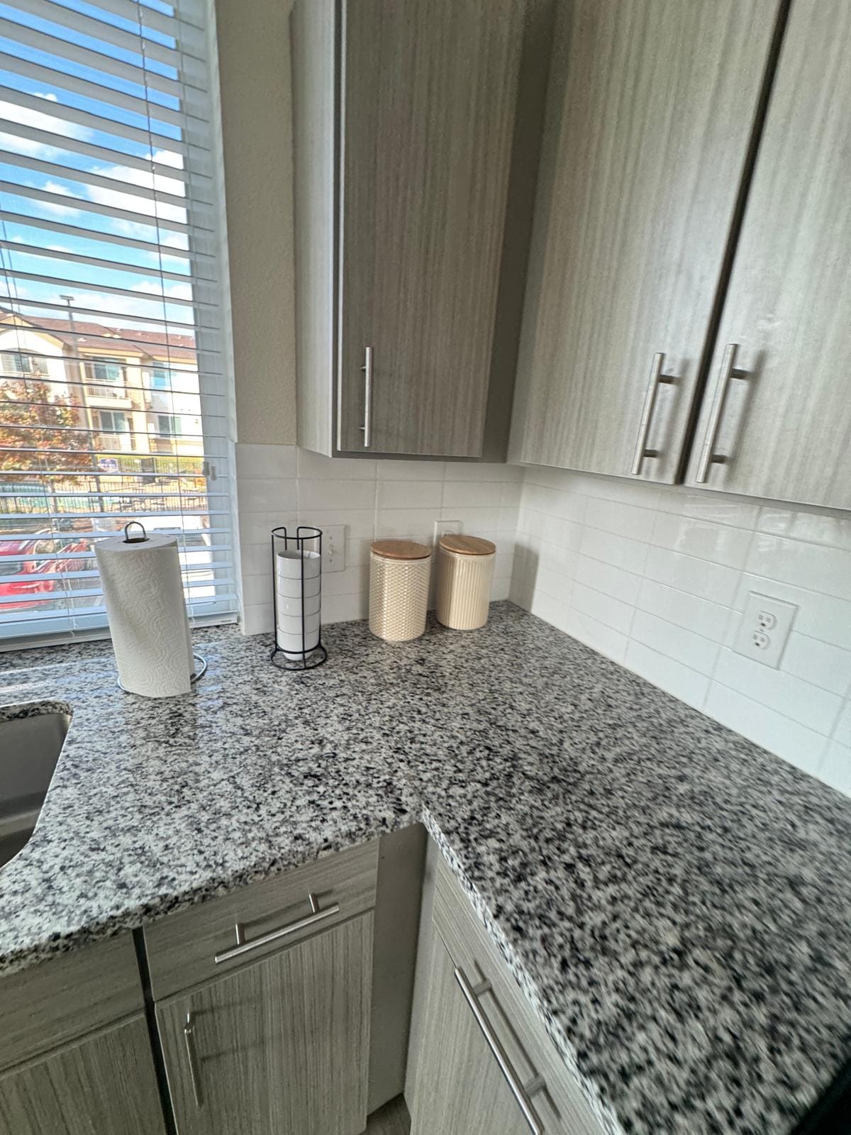 Building Photo - Room in Townhome on W Whitestone Blvd