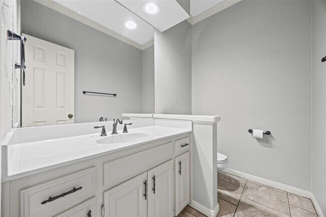 Building Photo - 114 Paragon Ct