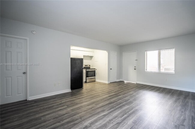 Building Photo - 460 NE 82nd Terrace