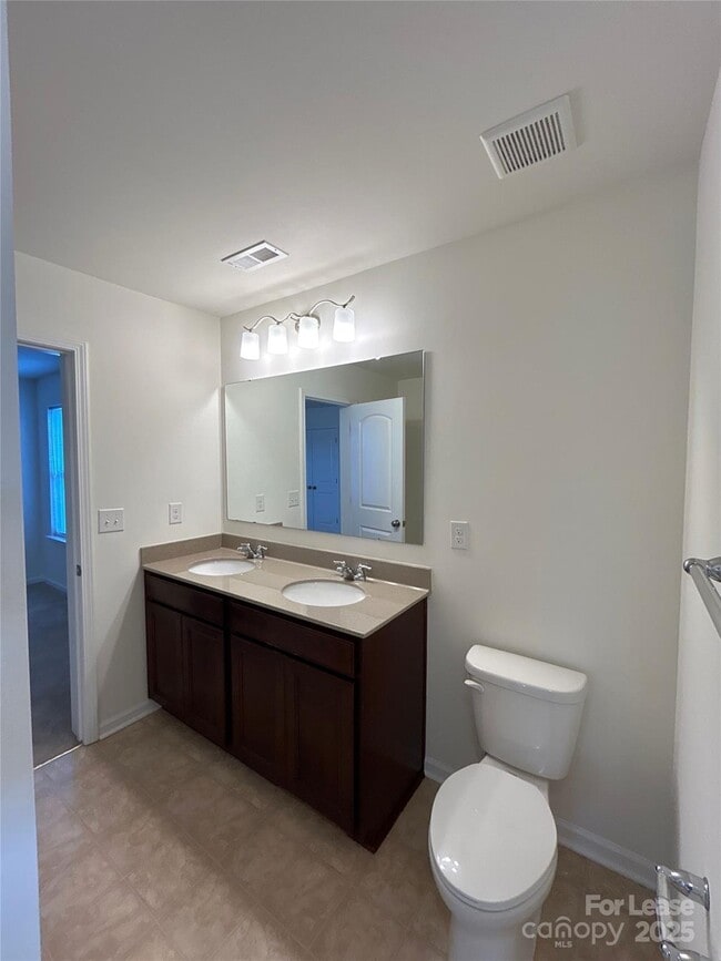 Building Photo - 6091 Starnes Dr