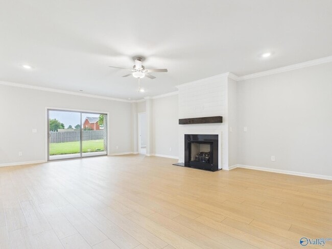 Building Photo - 18072 Longleaf Dr