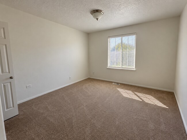 Building Photo - 2856 W Lost Rapids Dr