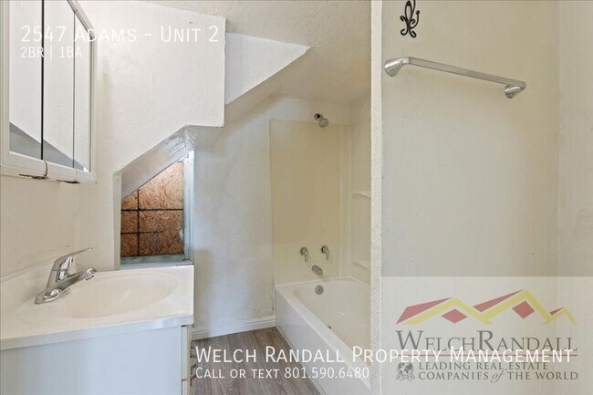 Building Photo - 2547 Adams-Unit 2