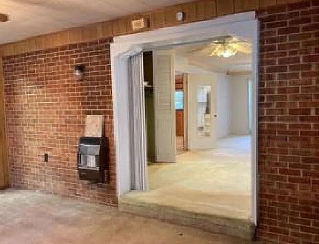 Building Photo - 1108 Rosewood Dr