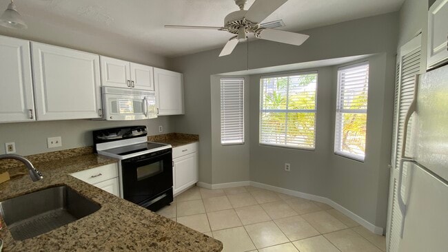 Building Photo - 1075 Duval St