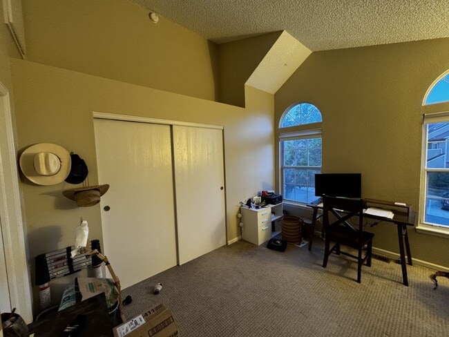 Building Photo - 380 Pheasant Run