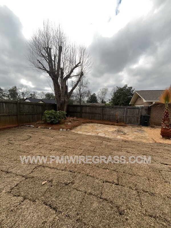 Building Photo - 202 Pondella Dr