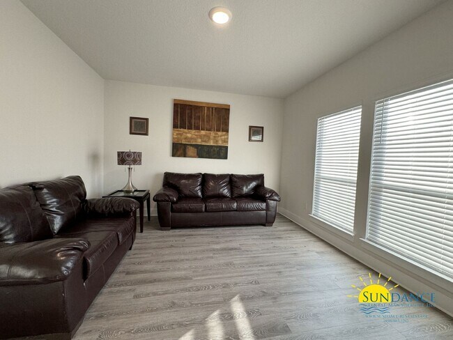 Building Photo - Stunning 4 Bedroom Home in Hillwood Estates, Crestview!