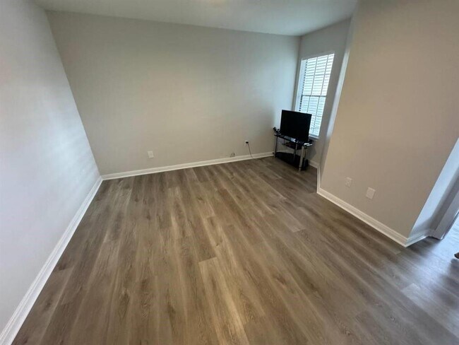 Building Photo - 12660 Ashford Point Dr
