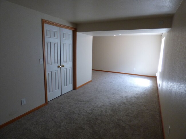 Building Photo - 3 Bedroom home in Loveland