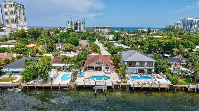 Building Photo - 317 S Riverside Dr