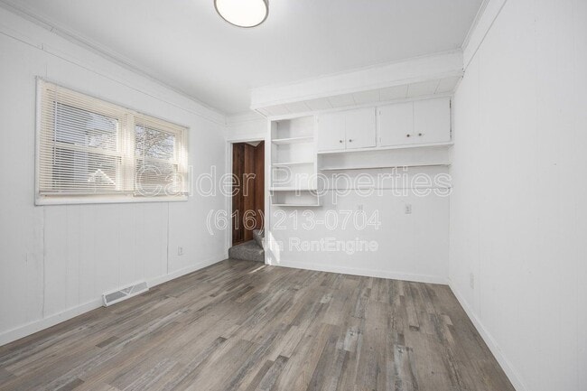 Building Photo - 1635 Cleveland Ave SW