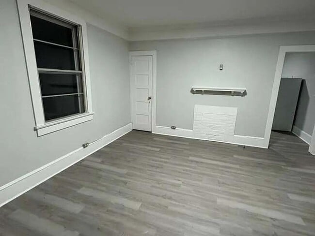 Building Photo - Renovated 3BR Home with Modern Floors & Fresh Interiors