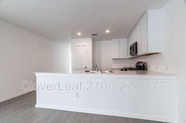 Building Photo - 506 Sarah Wy