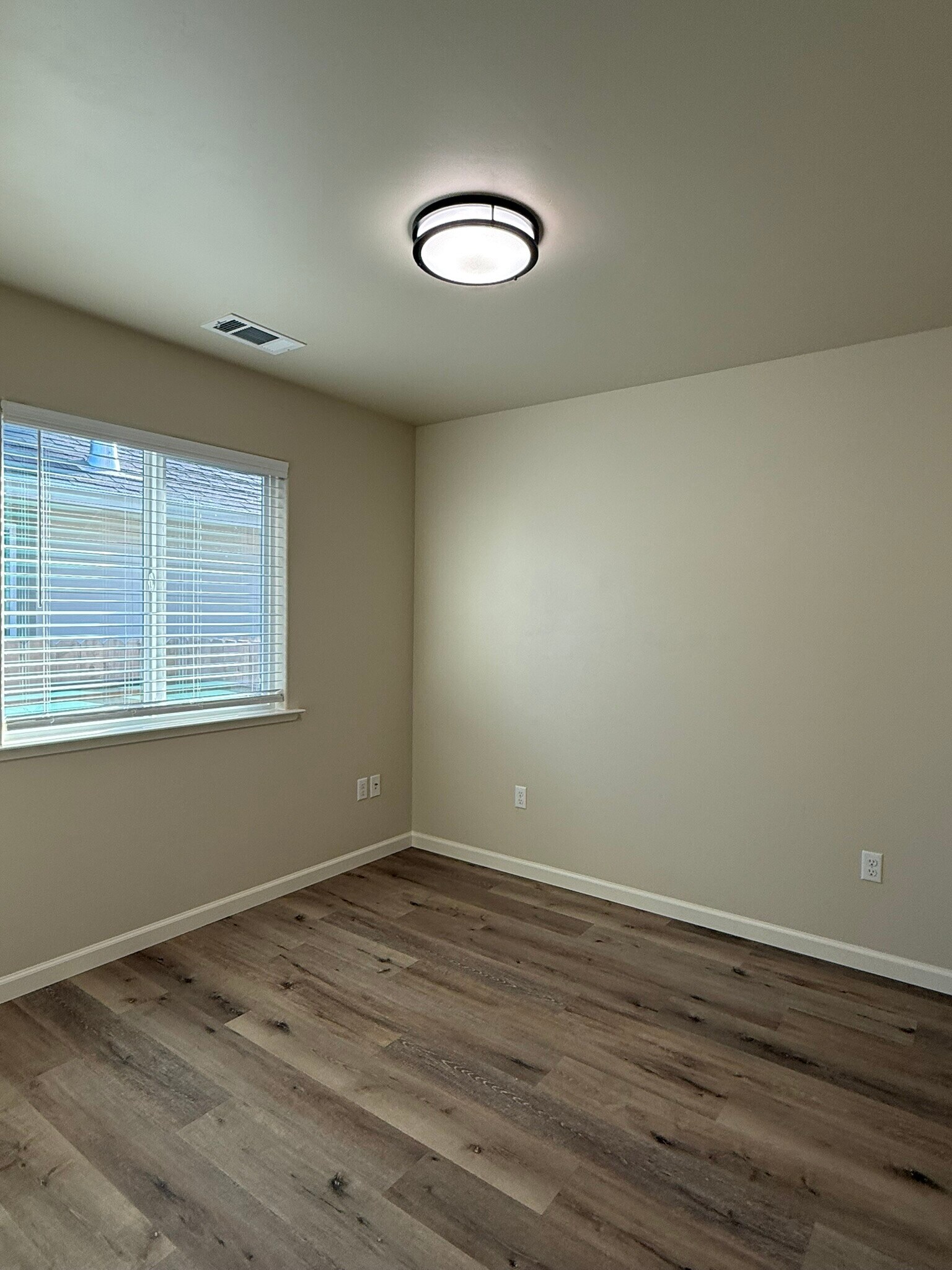 Building Photo - 1660 Ascent Pl