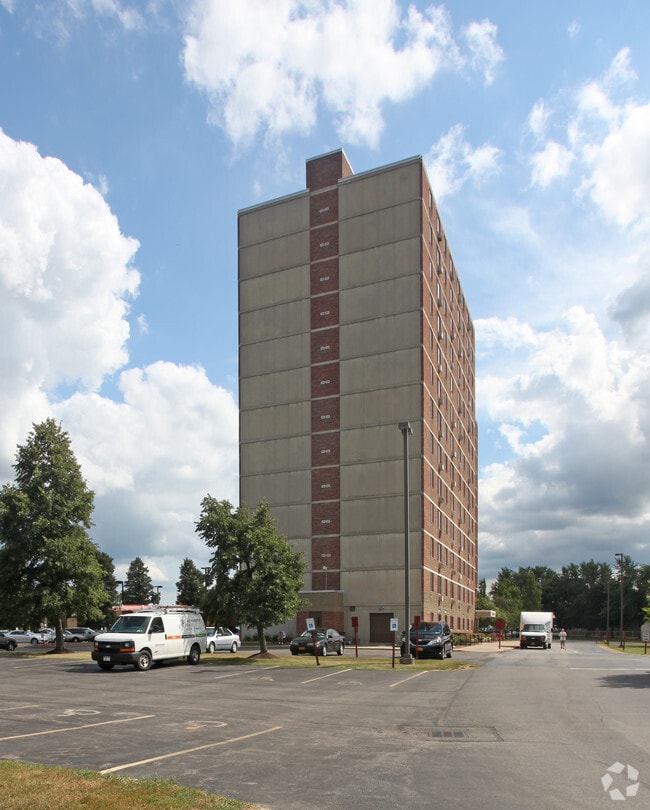 Building Photo - Dunn Tower I