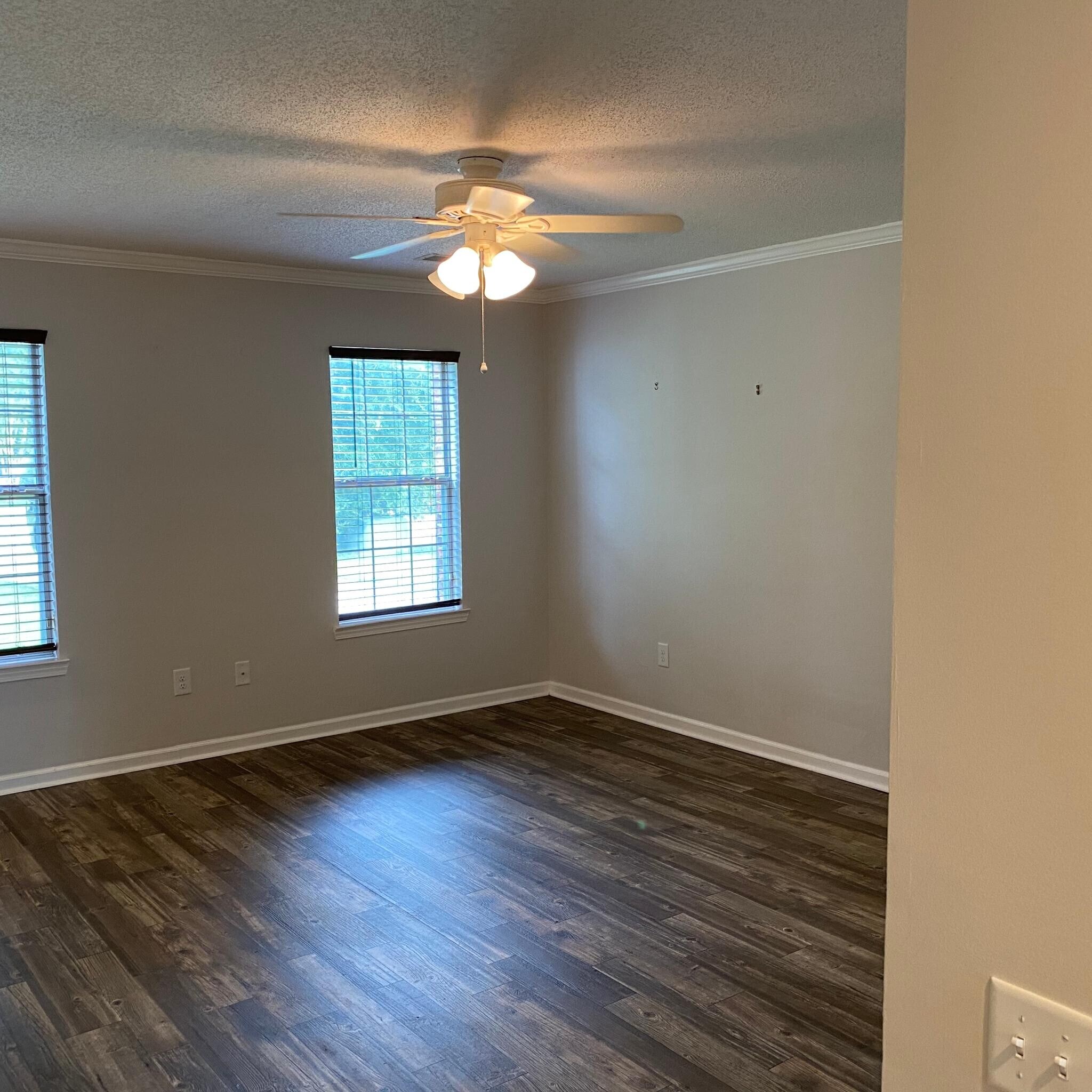 Building Photo - 3068 Queensgate Way