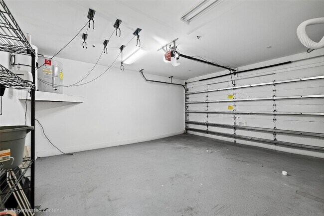 Building Photo - 218 NE 15th Ave