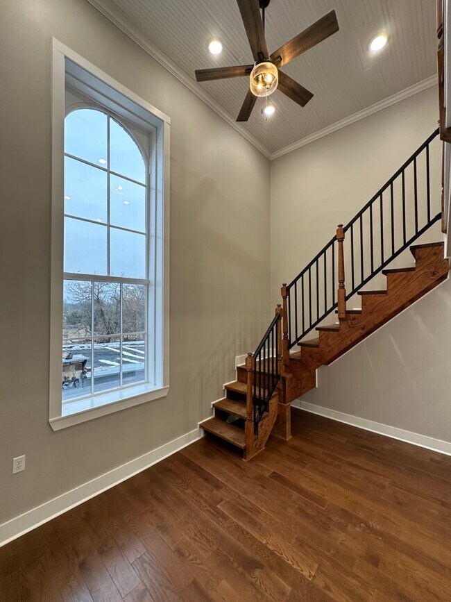 Building Photo - Historic Apartments on Main Street