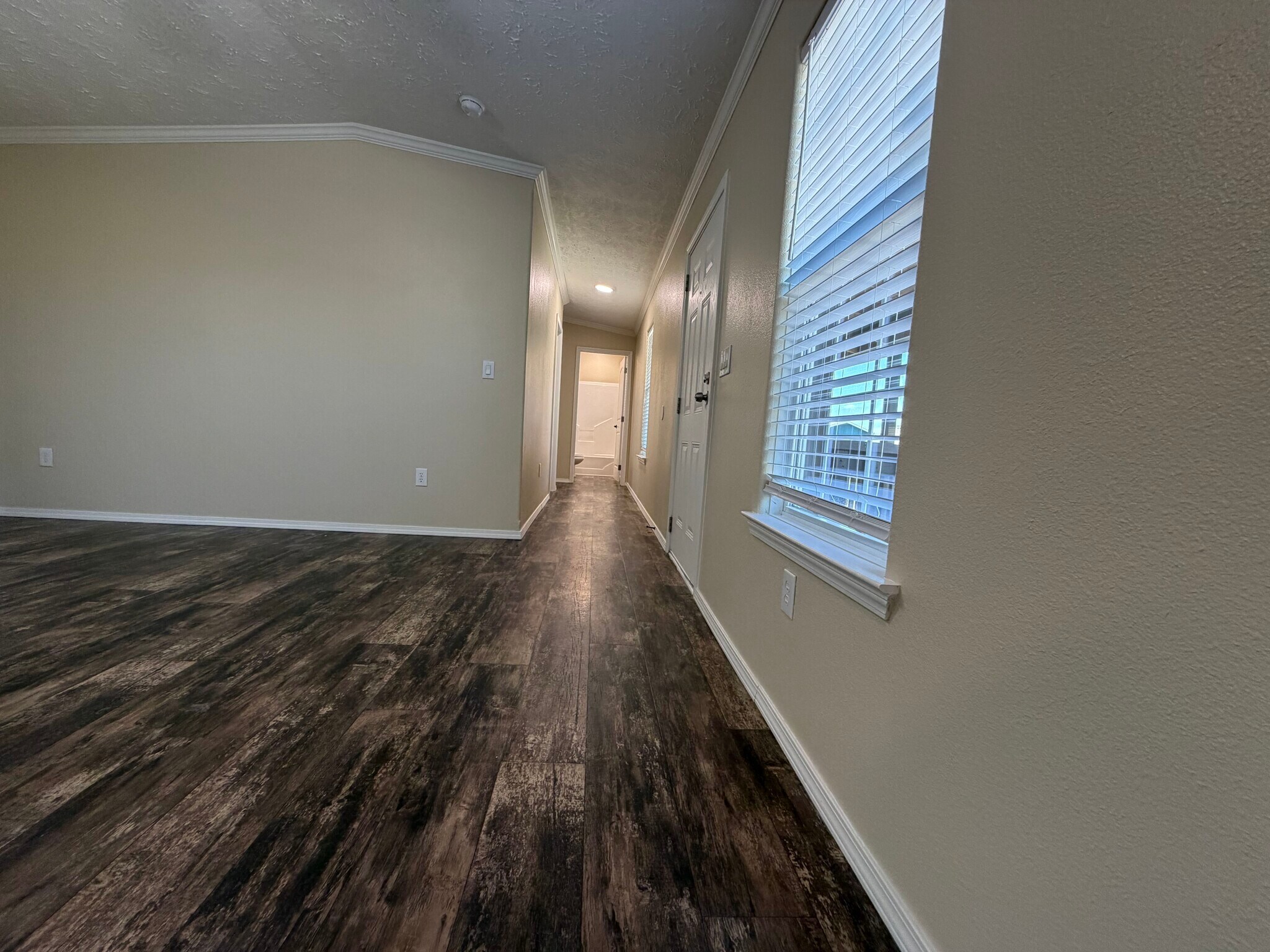 Building Photo - 709 N Collins Fwy