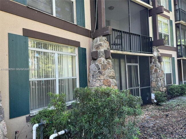 Building Photo - 3720 Inverrary Dr