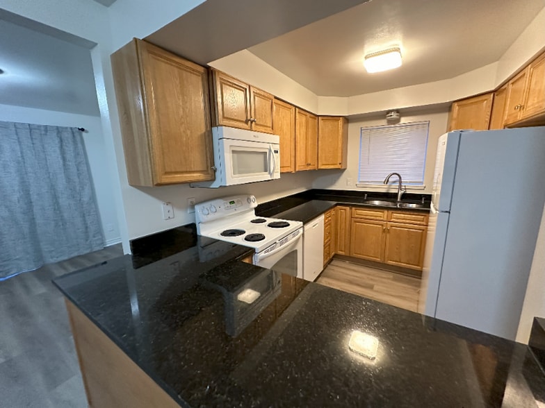 Building Photo - 2324 Walnut St