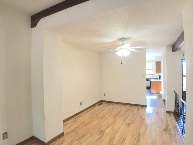 Building Photo - Spacious 2BR/2BA located on Golf Course in Rio Communities. Hardwood floors in living space. 2 Ca...