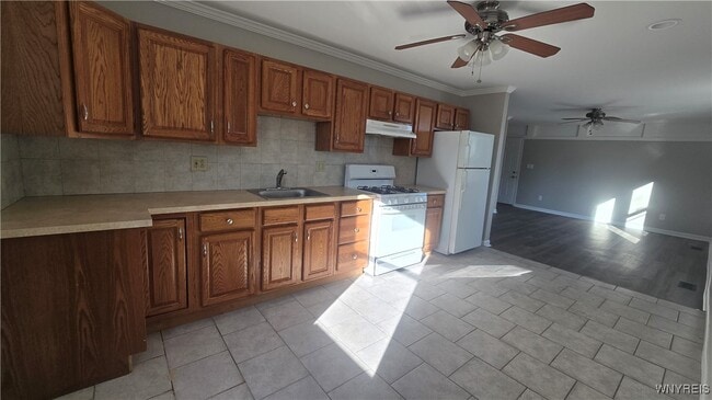 Building Photo - 5422 Transit Rd