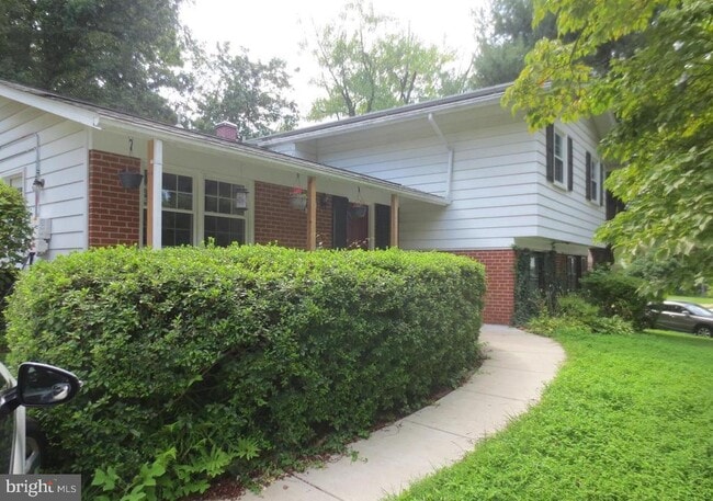 Primary Photo - 3214 Fair Woods Pkwy