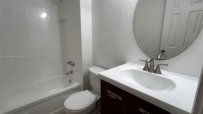 Building Photo - 2575 SW 27th Ave
