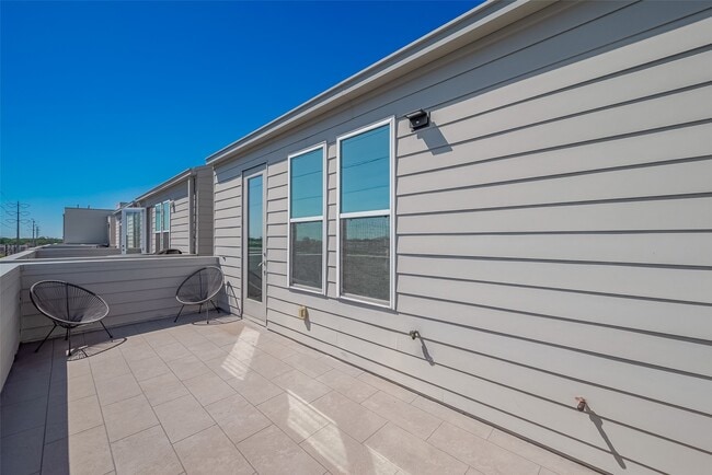Building Photo - 5919 E Post Oak Ln