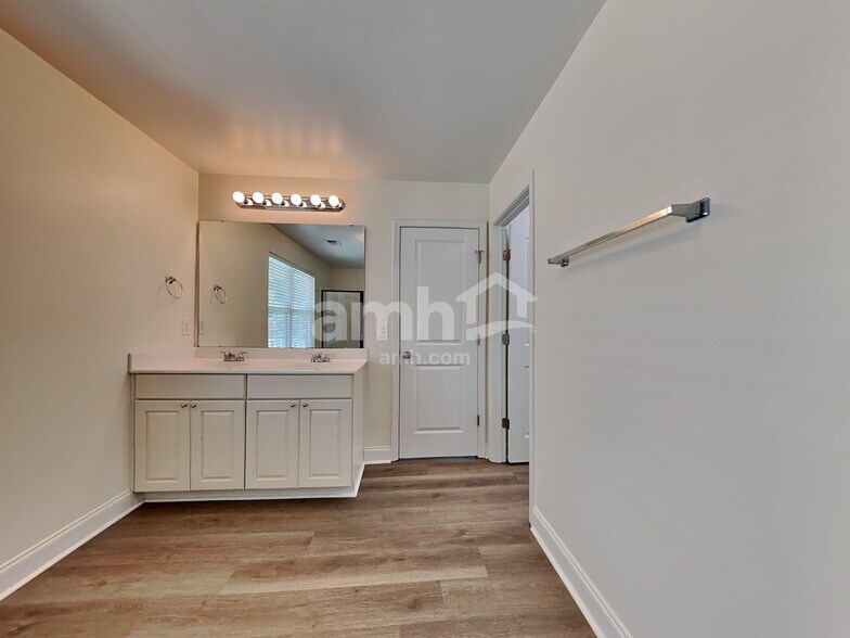 Building Photo - 452 Brick Kiln Dr