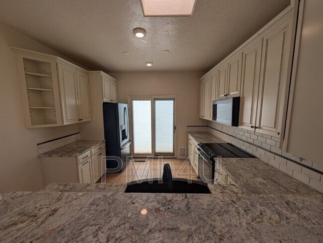 Building Photo - 12612 Carmel Ct NE