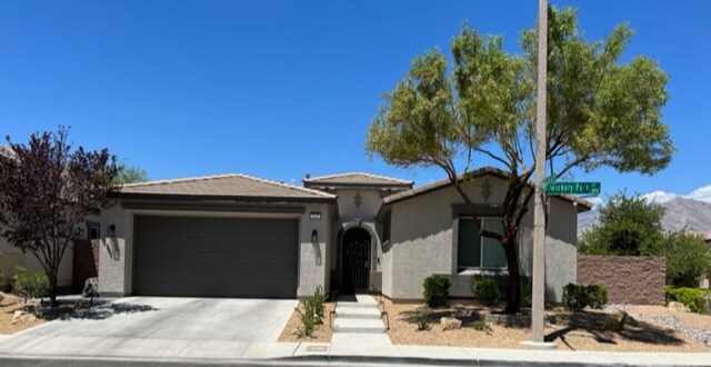 Primary Photo - 913 Hickory Park St