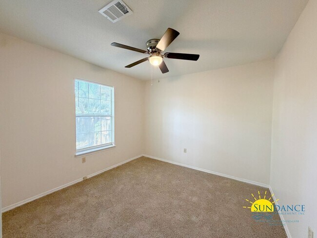 Building Photo - Nice 3 Bedroom Home Close to Eglin and Hurlburt Field AFB!