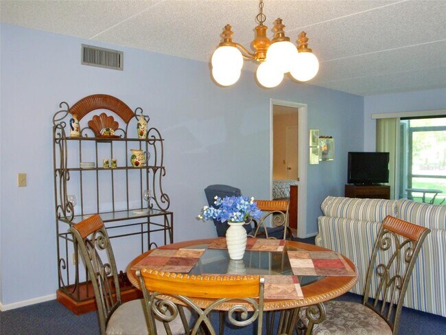 Building Photo - 111 Cypress Ct