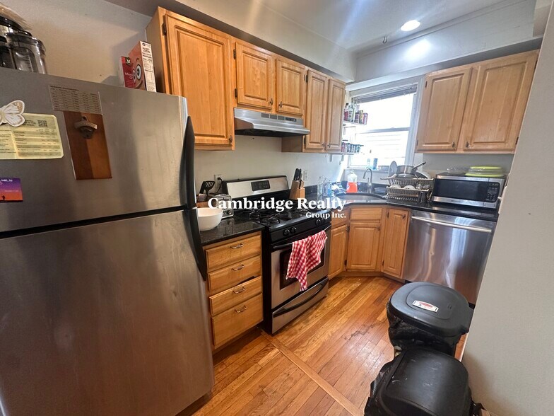 Primary Photo - 313 Elm St
