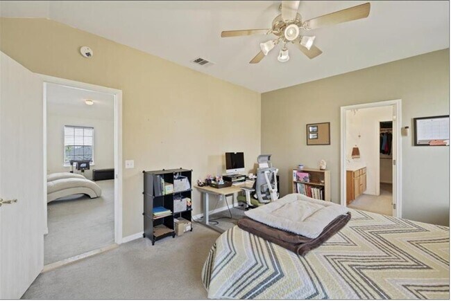 Building Photo - 15305 Mimebark Way