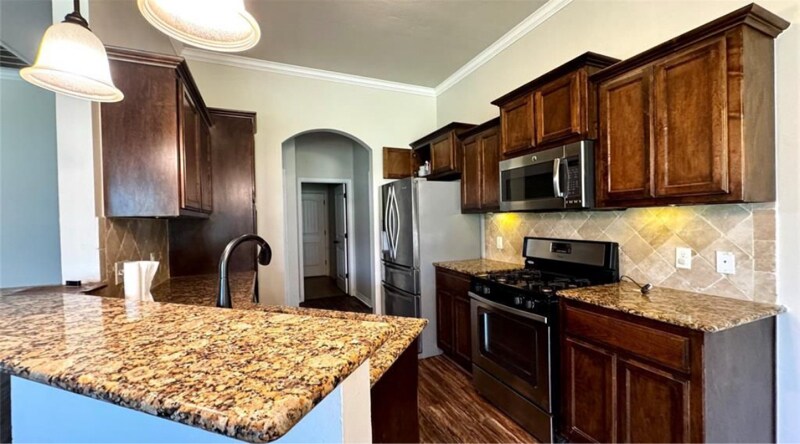 Building Photo - 1328 Ridgeway Dr