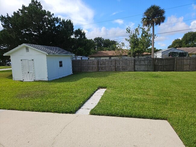 Building Photo - 1895 Big Oak Dr