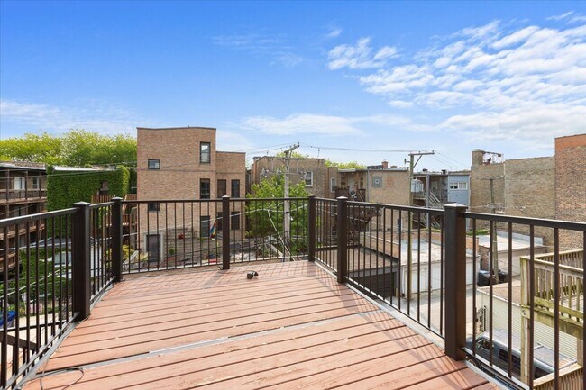 Building Photo - 7717 N Marshfield Ave