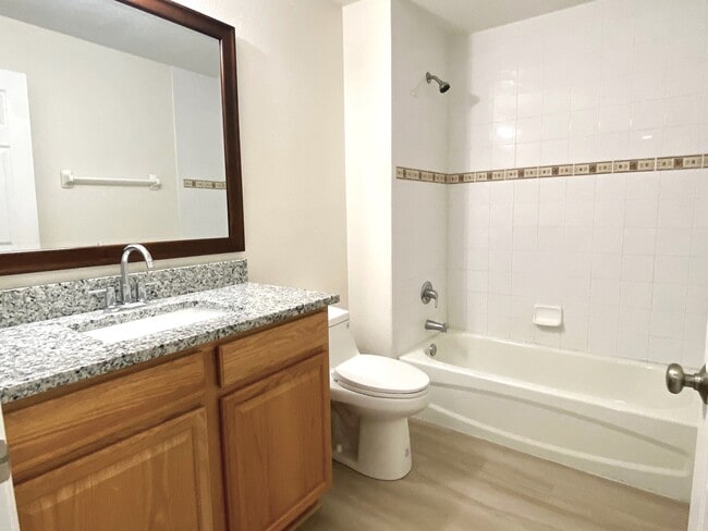 Building Photo - 462 Richmont Ct