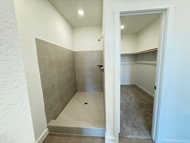 Building Photo - Brand New Lennar Home | 4 Bed | 3.5 Bath |...