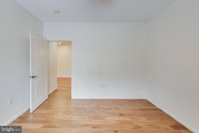 Building Photo - 343 Cedar St NW