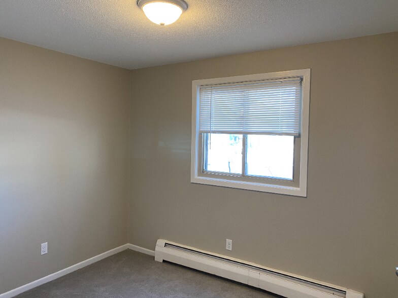 Building Photo - 345 89th Ln NE