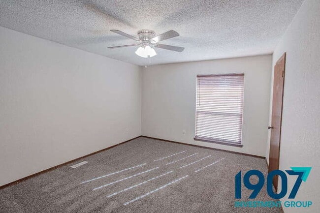 Building Photo - SPECIAL OFFER! Move In Now & Get 50% Off Your First Month's Rent!  Spacious 5-Bedroom Home in OKC...