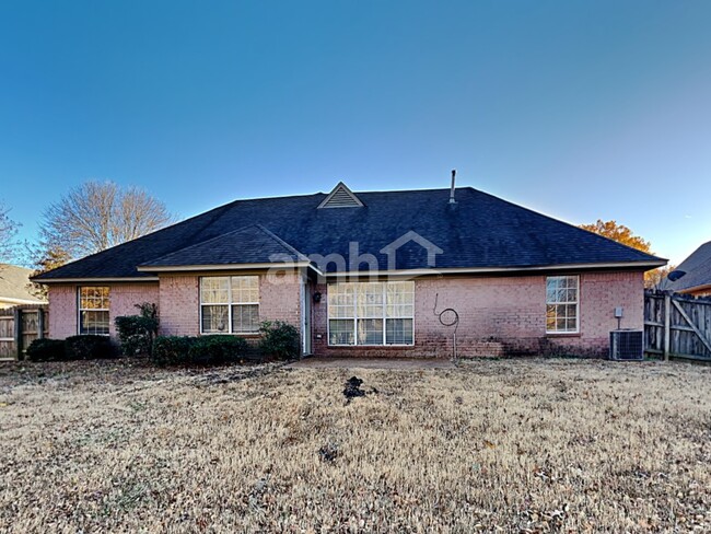 Building Photo - 7220 Shady Oaks Dr