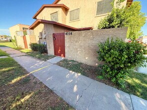 Building Photo - "Charming 2-Bedroom Oasis in Phoenix with ...