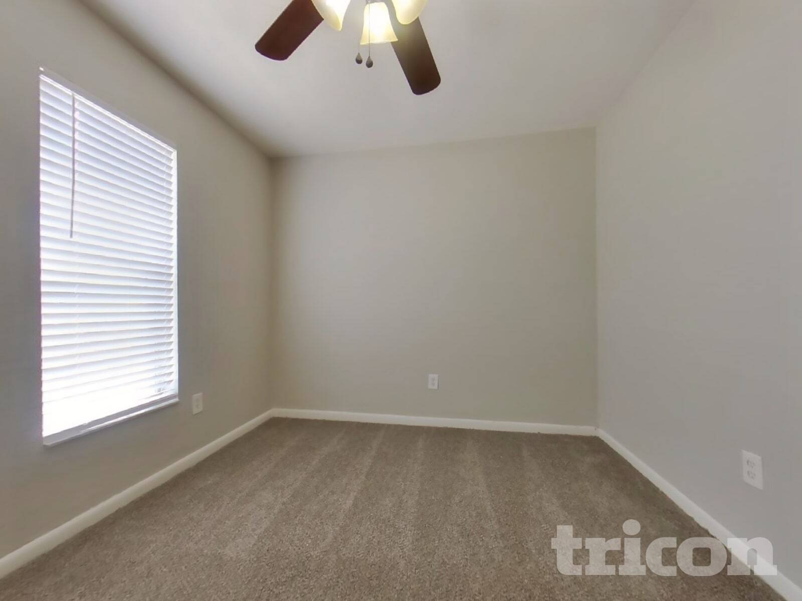 Building Photo - 802 Gullberry Ln